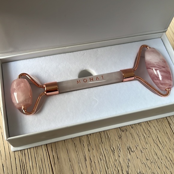 Rose quartz facial roller - Picture 2 of 4